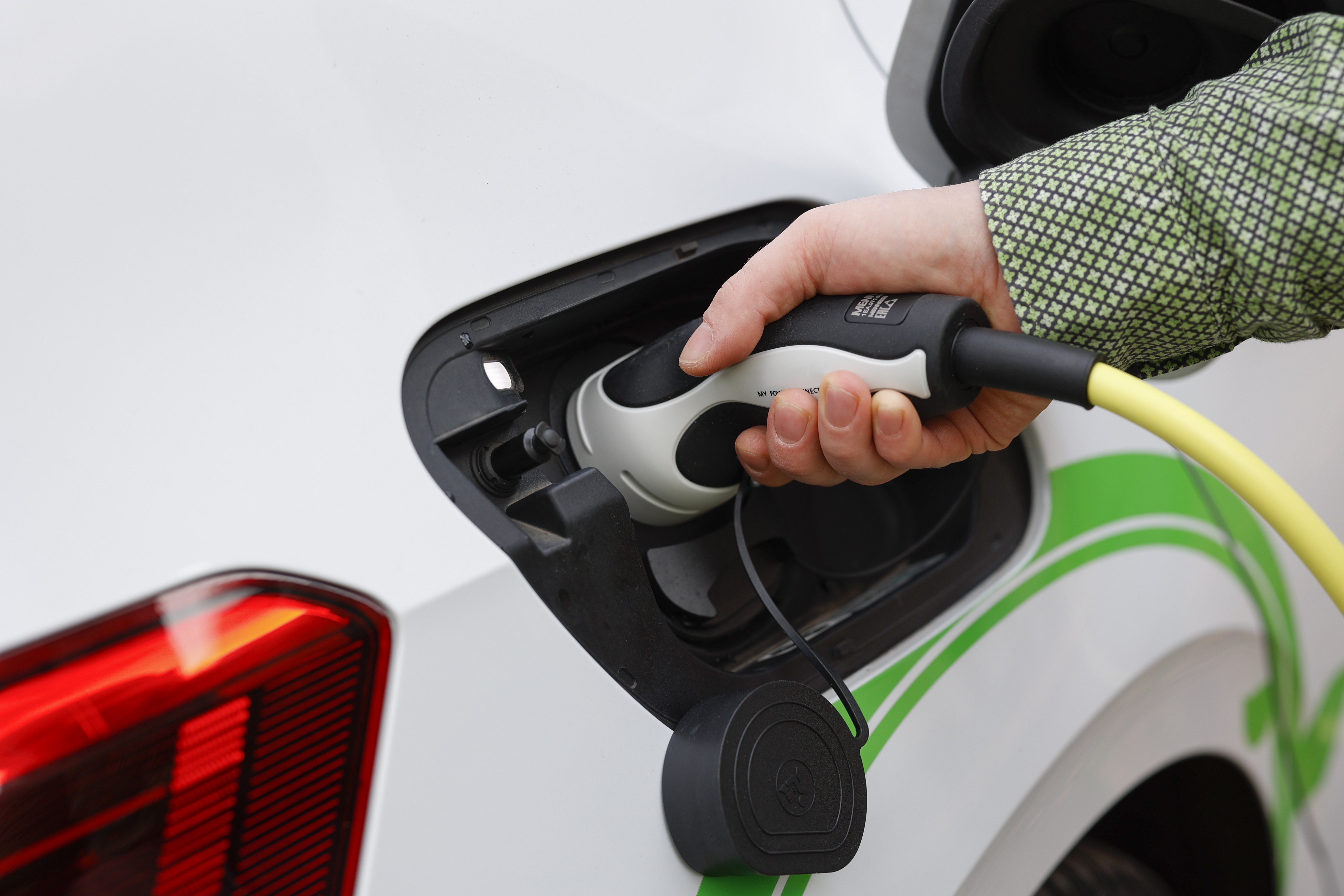 Stacje ładowania pojazdów