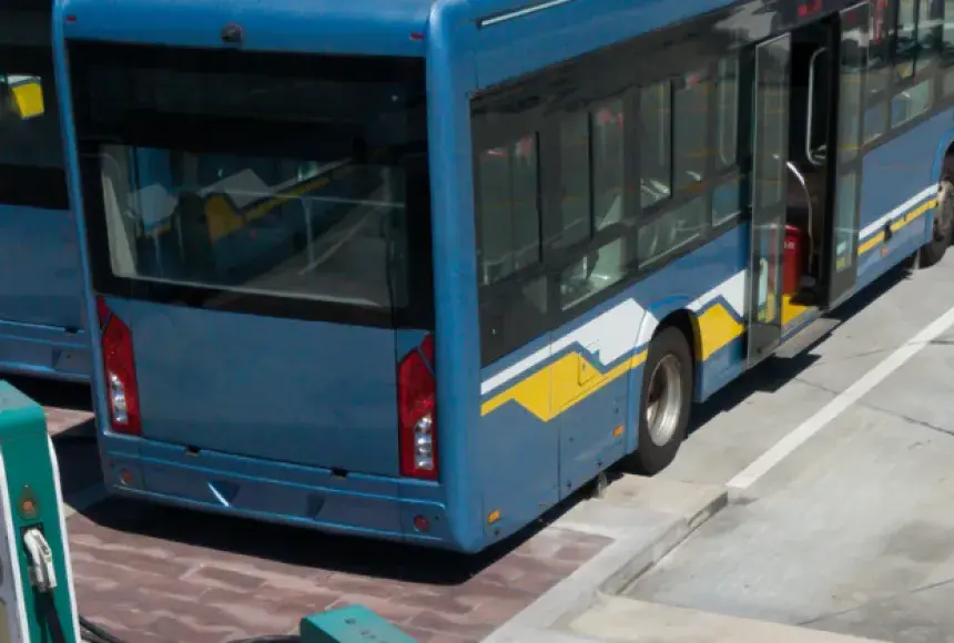 W tym roku na ulice miast w Polsce wyjedzie więcej autobusów elektrycznych