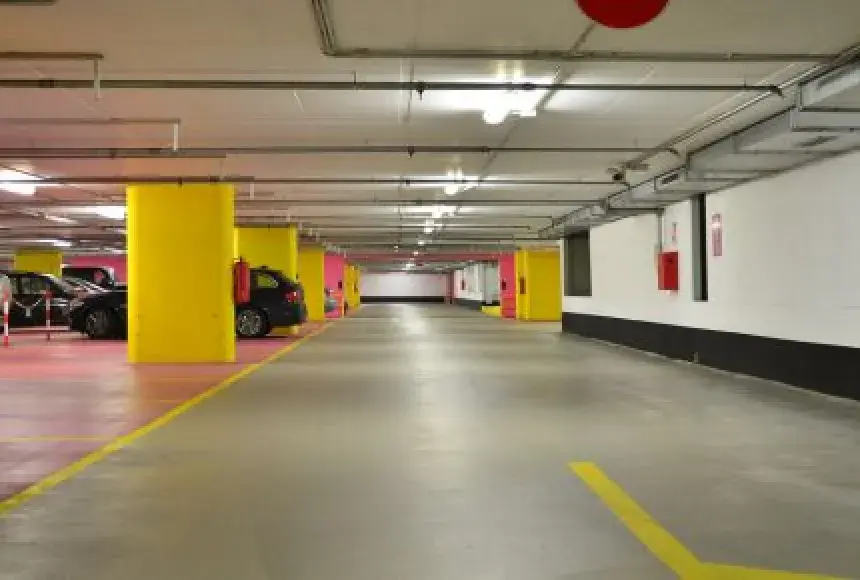 Ukazały się wytyczne p. poż. dla obiektów, w których parkują e-pojazdy